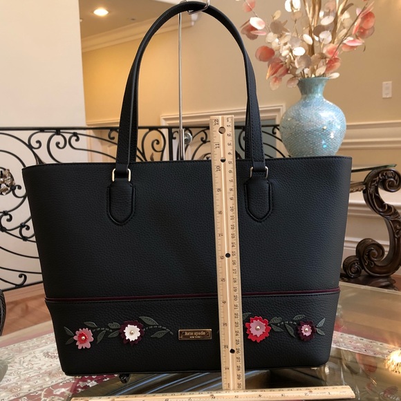 Authentic Kate spade flower handbag&wallet set - Picture 4 of 8